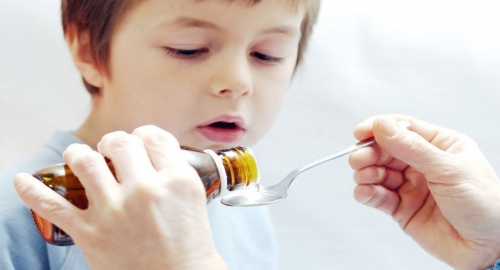 قياس الأدوية بالملاعق له تأثيرات سلبية على صحة طفلك
