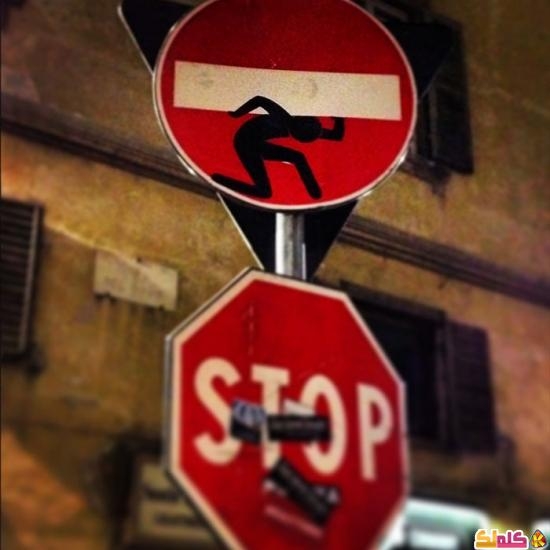 صور لافتات توقف بطابع فكاهي في فلورنسا