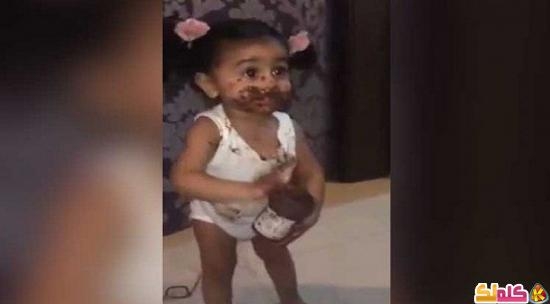 بالفيديو نقاش حاد لطفله مش انا اللى أكلت الشيكولاتة