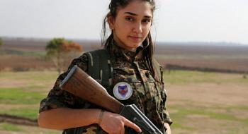 صور جميلات سريانيات يحاربن داعش في سوريا