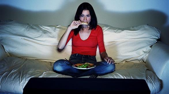 دراسة تناول الطعام بعد الثامنة مساءً لا يزيد الوزن