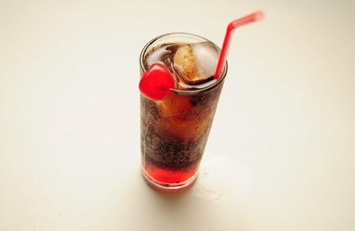 ماذا يحدث لجسمك لو ابتعدت عن شرب الكولا إنفوغرافيك