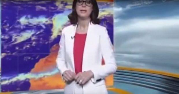بالفيديو, موقف محرج لمذيعة مغربية على الهواء يدفعها إلى مغادرة الأستوديو 