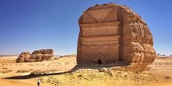 قلعة القصر الفريد أهم آثار مدائن صالح في السعودية