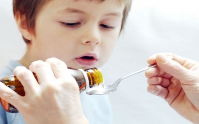 قياس الأدوية بالملاعق له تأثيرات سلبية على صحة طفلك