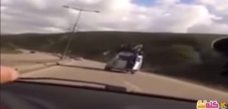 فيديو شاحنة تقذف الركاب بعد فقد السيطرة!