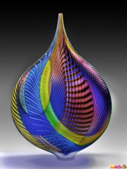 فنان إيطالي يصنع أوعية زجاجية ملونة بأسلوب مذهل