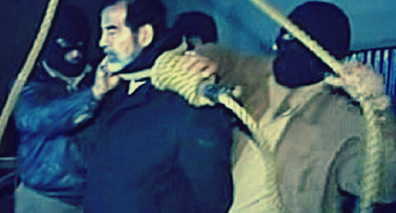 5 مشاهد من اليوم الأخير في حياة صدام حسين مهيب الركن يصل منصة الإعدام