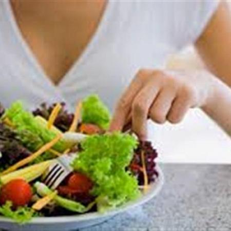 5 خطوات تساعد في تناول الطعام بشكل صحي