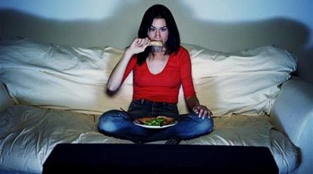 دراسة تناول الطعام بعد الثامنة مساءً لا يزيد الوزن
