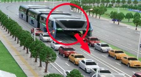 أخيراً الصين نفذت أتوبيس يمر فوق السيارات لحل أزمة المرور
