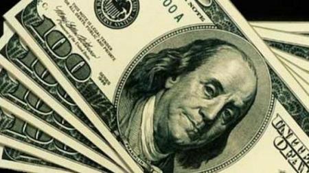 سعر الدولار يواصل قفزاتة التاريخية برقم قياسي جديد