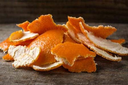 قشور البرتقال عندما تعرفون فائدتها لن ترموها أبداً ! 