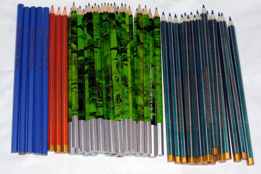 صور صناعة أقلام الرصاص من الصفر