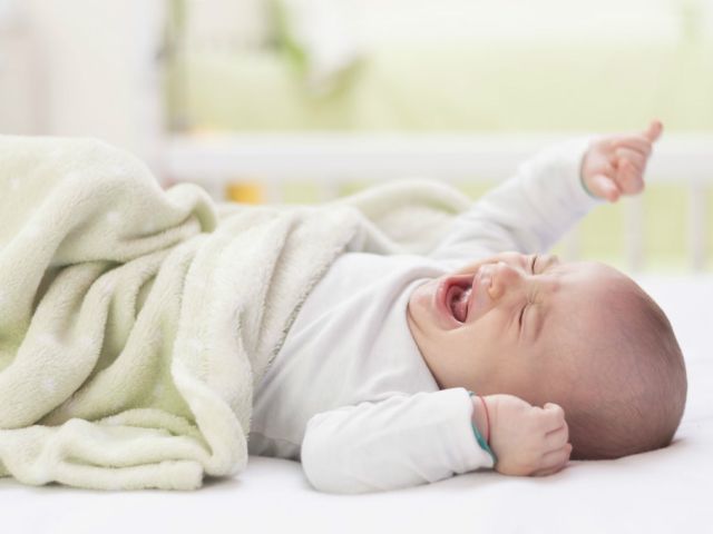 تدريب الرضيع على النوم خلال الليل هكذا يصبح خطيراً!