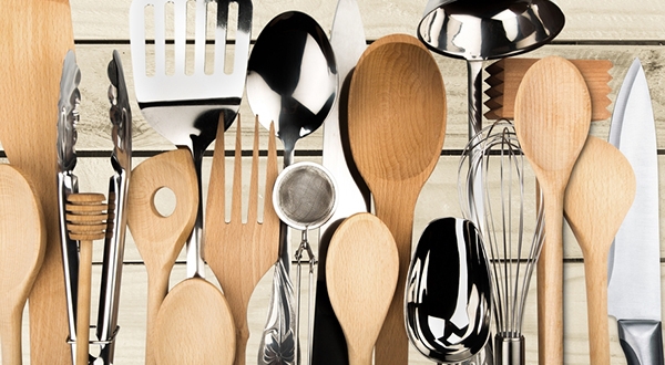 نصائح لتنظيف أدوات المطبخ الخشبية