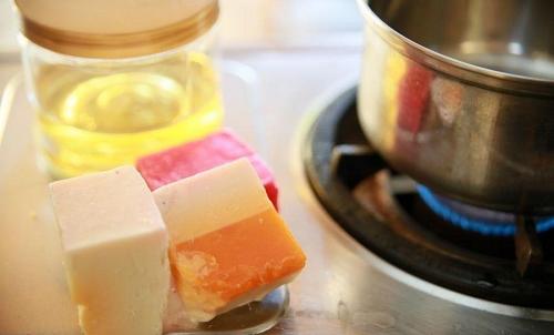طريقة تحضير صابون زيت الزيتون