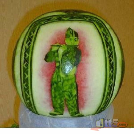 منحوتات ومجسمات مدهشة من البطيخ (70 صورة) -7