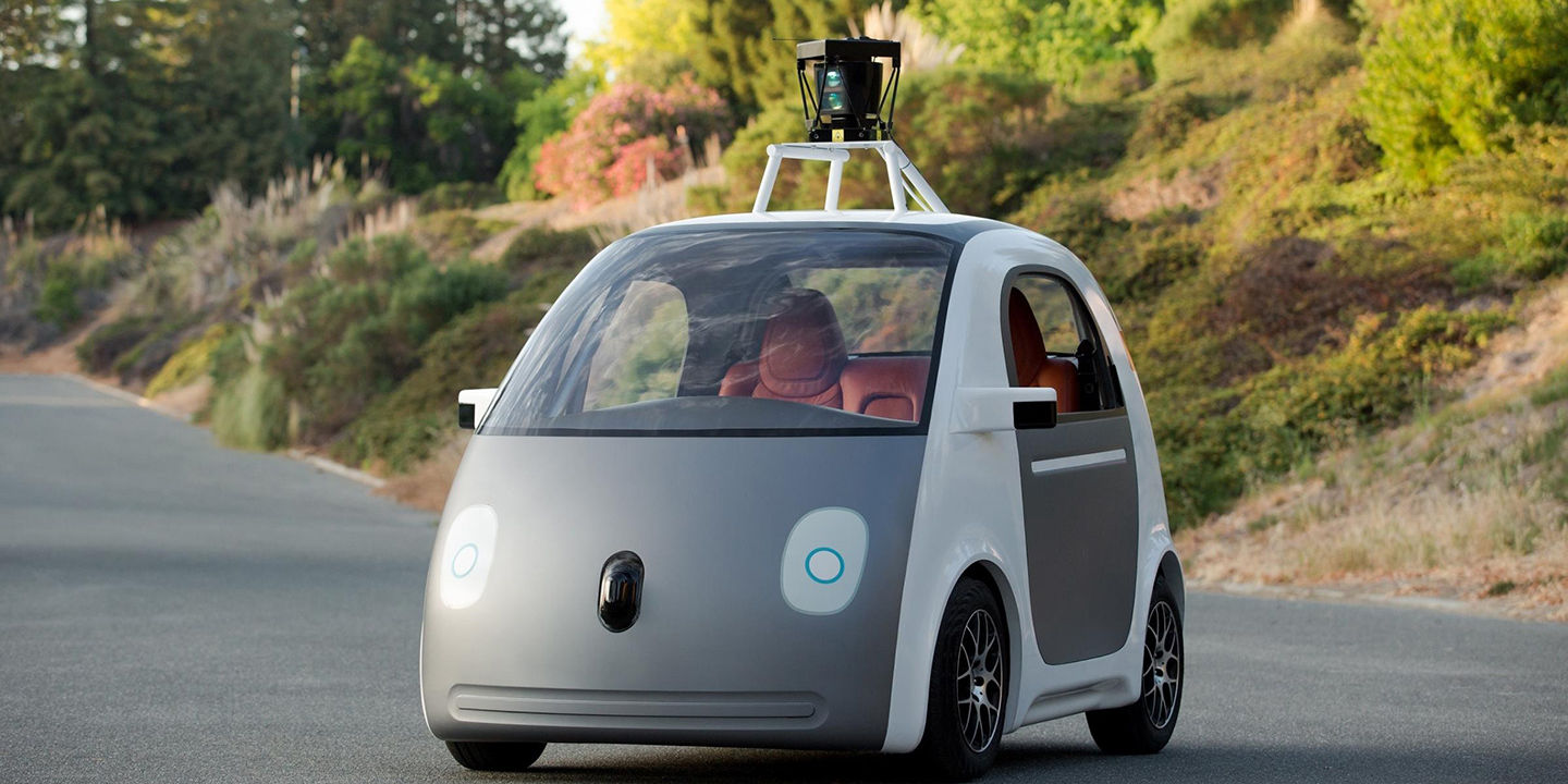 أول سيارة ذاتية القيادة من جوجل 