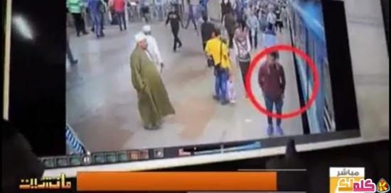 شاهد بالفيديو لحظة القبض على سارق هواتف من محطة مترو الشهداء