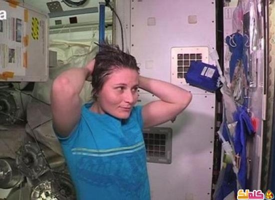 بالفيديو الاستحمام في الفضاء مهمة صعبة تستغرق ساعات 