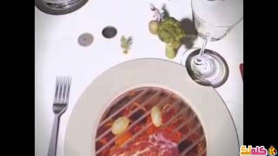 فيديو مطعم أوروبي يبتكر طريقة جذابة للزبائن عند انتظارهم الطعام