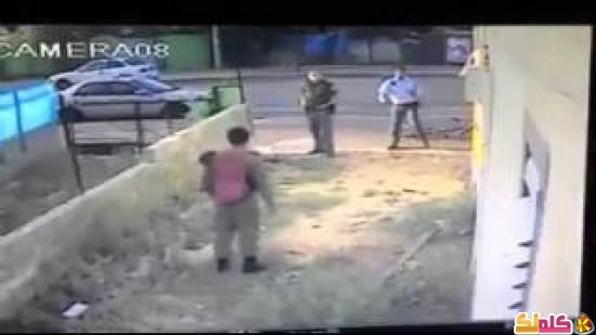 جنود اسرائيليين يعتدون على جندي اسرائيلي اثيوبي