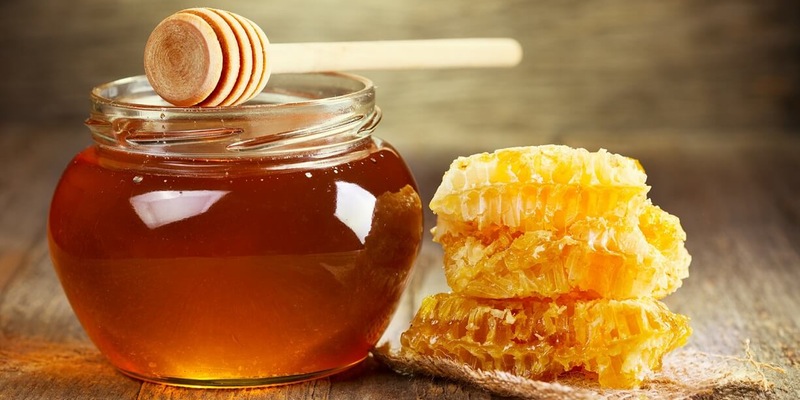تعرّف معنا على الفرق بين العسل الأصلي النقي والمغشوش تجارب منزلية بسيطة تجعلك تتأكد