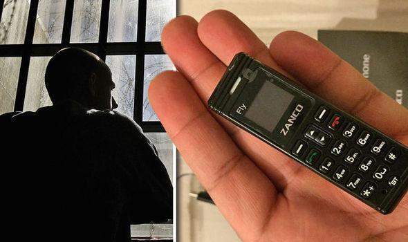 أصغر هاتف في العالم، للسجناء فقط 