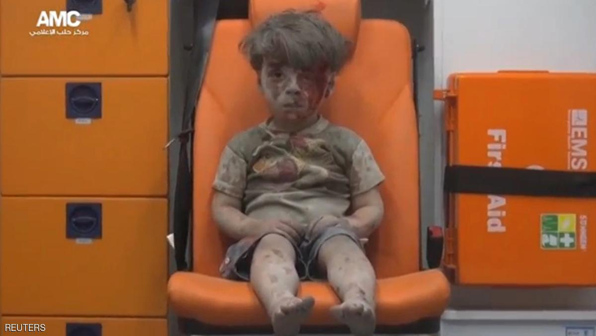 قصة الطفل السوري عمران الذي هز العالم