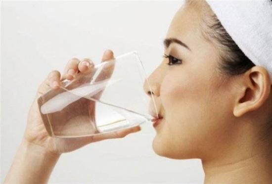 ماذا يحصل لك عند شرب 3 ليتر من الماء يوميًا 