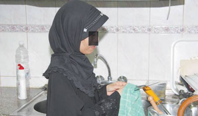 فيديو لن تصدقوا الطريقة التي استخدمتها هذه الخادمة لتسرق أسرة سعودية 
