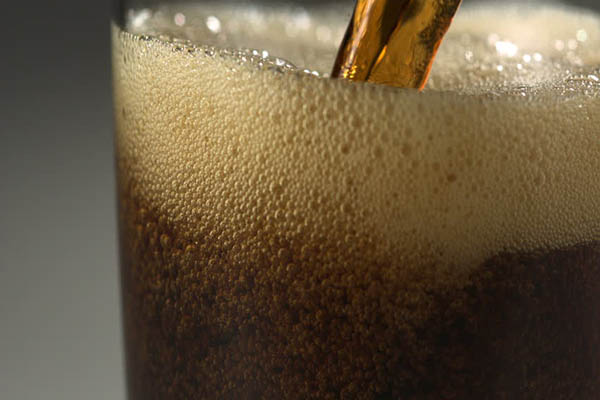 ماذا يحصل في جسمكم بعد 10 و20 و40 و60 دقيقة من شربكم الكولا 