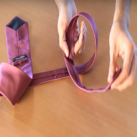 كيف تربط ربطة العنق الكرفته بكل سهولة 