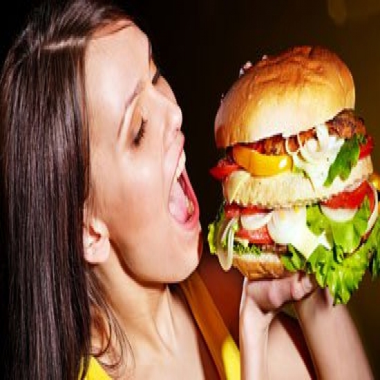 3 عادات خاطئة تؤدى بك إلى الشخير أبرزها تناول الأكلات الدسمة