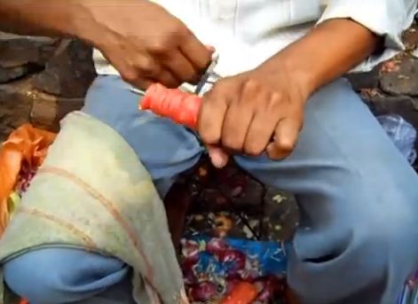 فيديو, سكينة هندية مبتكرة لتقطيع الخضروات بطريقة مميزة وسهلة