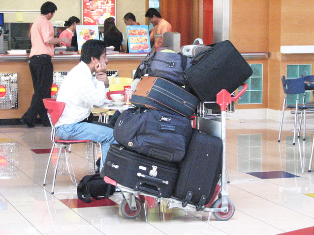 luggage-hill-dubai-airport(1)