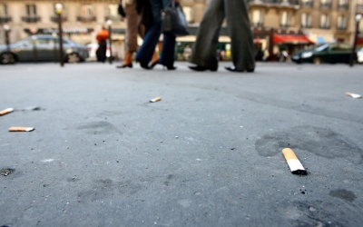 تعرف على قيمة غرامة إلقاء عقب السيجارة في باريس