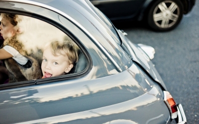 بالفيديو فورد تشرح كيف تقود سيارة مليئة بـالأطفال المزعجين