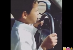 فيديو طفل يسوق سيارة بسرعة 200 كلم جاااااااااحد