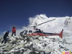 فيديو + صور انهيار ثلجي في جبل إفرست