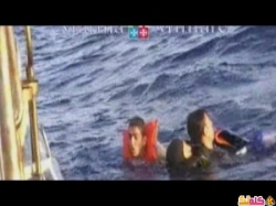 فيديو مأساوي لحادثة غرق مركب تضم مهاجرين فلسطينيين! فيديو