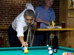 أوباما يلعب بلياردو وساحب على امريكا !