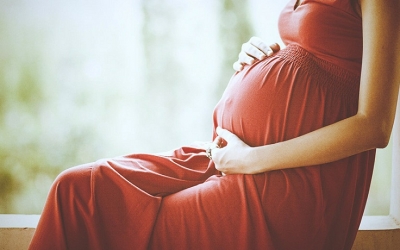دراسة تؤكد أن النساء المعاصرات لديهن استعداد وراثى للإنجاب المبكر