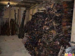 مخزن سلاح داخل منزل احد البدو فى سيناء