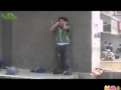 شاهد أغرب موقف من طفل فى رابعة العدوية ماذا فعل أثناء فض الأعتصام