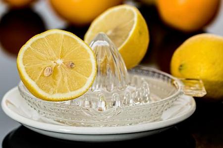 عصير الليمون بالملح قد ينهى مشكلة الصداع النصفى فى دقائق