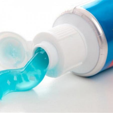 الاستخدامات الجمالية لـ معجون الأسنان 