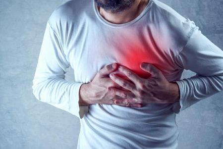 أعراض الذبحة الصدرية وعلاجها والوقاية منها بوصفات طبيعية