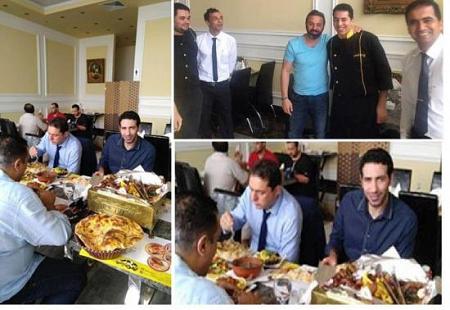 مطعم قطري ينشر صورا لأبوتريكة و حازم إمام و هما يتناولان الطعام فيه